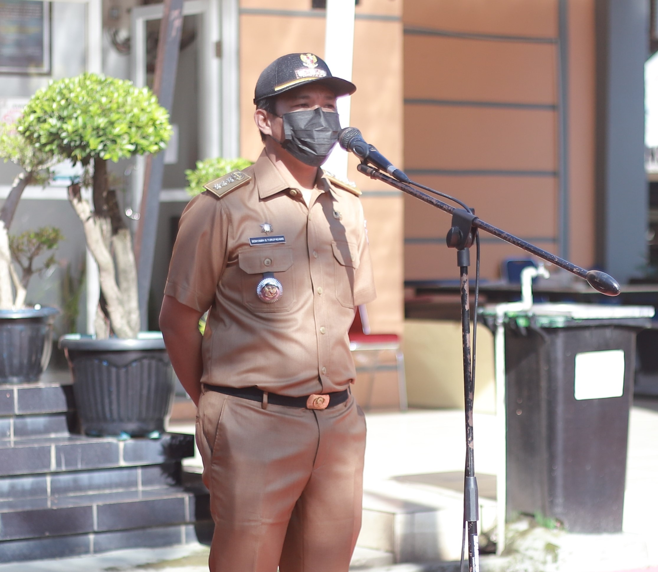 Apel Pagi,  Camat Biringkanaya tegas terbitkan Surat Teguran pada Pegawai yang tak Hadir